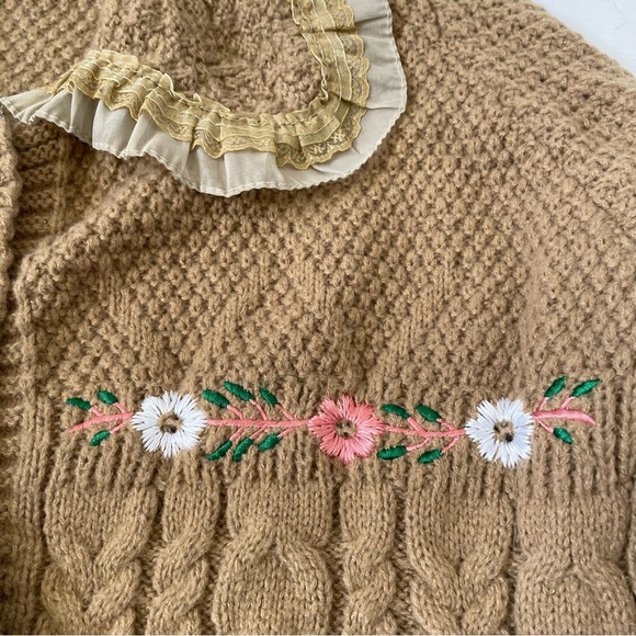 Vintage Sweater Grandma’s Peter Pan Collar Floral Embroidered Tan - Picture 5 of 7